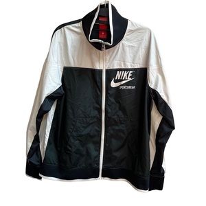 Nike windbreaker jacket